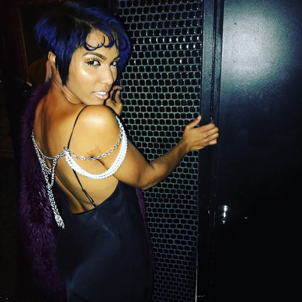 Meet your Posher, Nizz